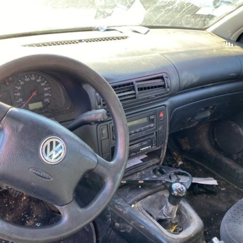Feu arriere principal droit (feux) VOLKSWAGEN PASSAT 4 Photo n°16