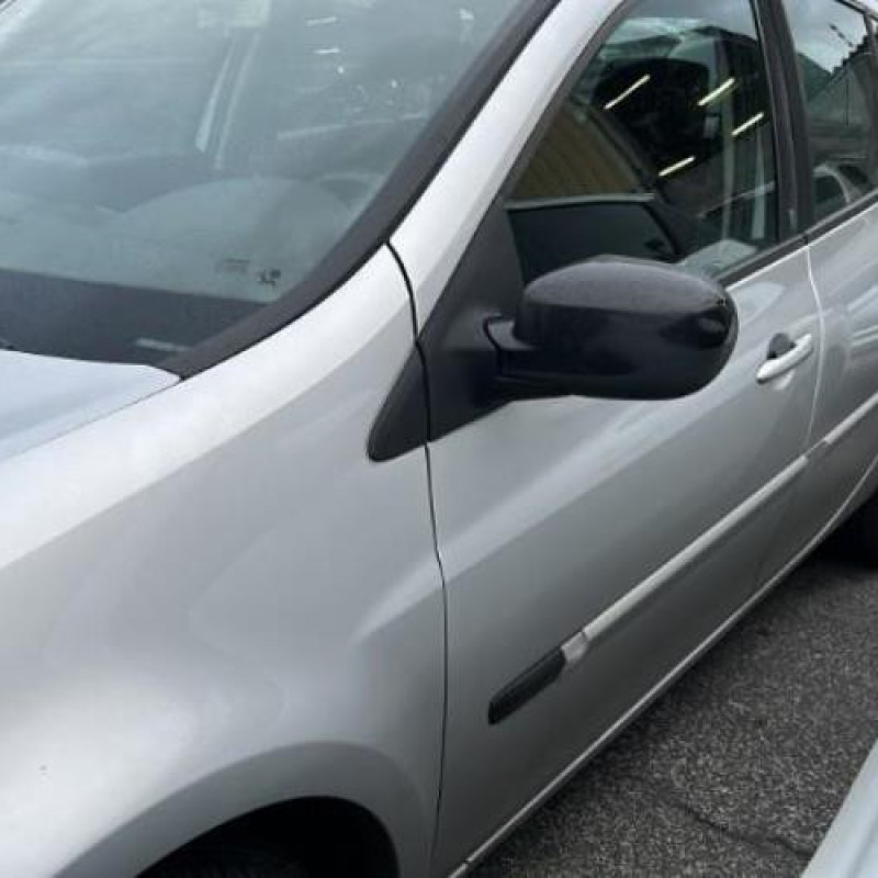 Calculateur RENAULT CLIO 3 Photo n°7