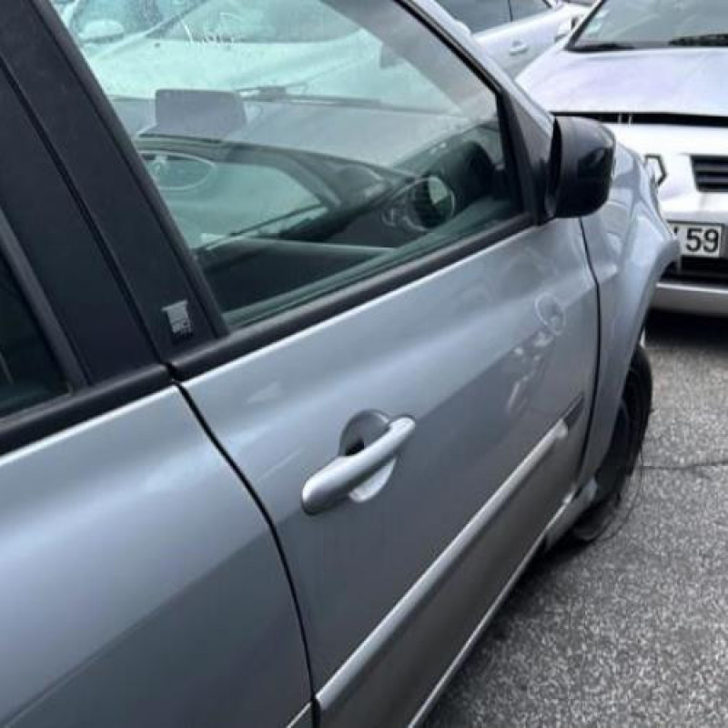 Calculateur RENAULT CLIO 3 Photo n°12