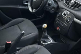 Calculateur moteur RENAULT CLIO 3