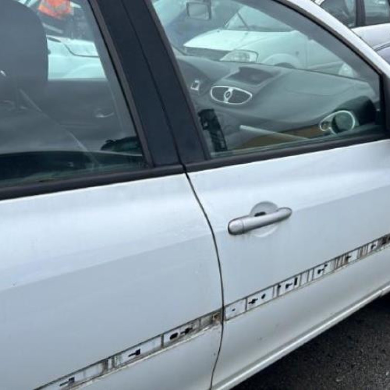 Calculateur RENAULT CLIO 3 Photo n°13