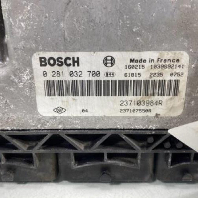 Calculateur RENAULT TRAFIC 3 COURT Photo n°2
