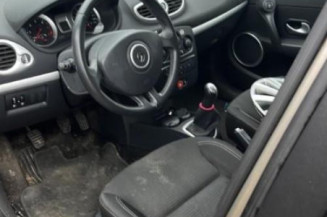 Calculateur moteur RENAULT CLIO 3