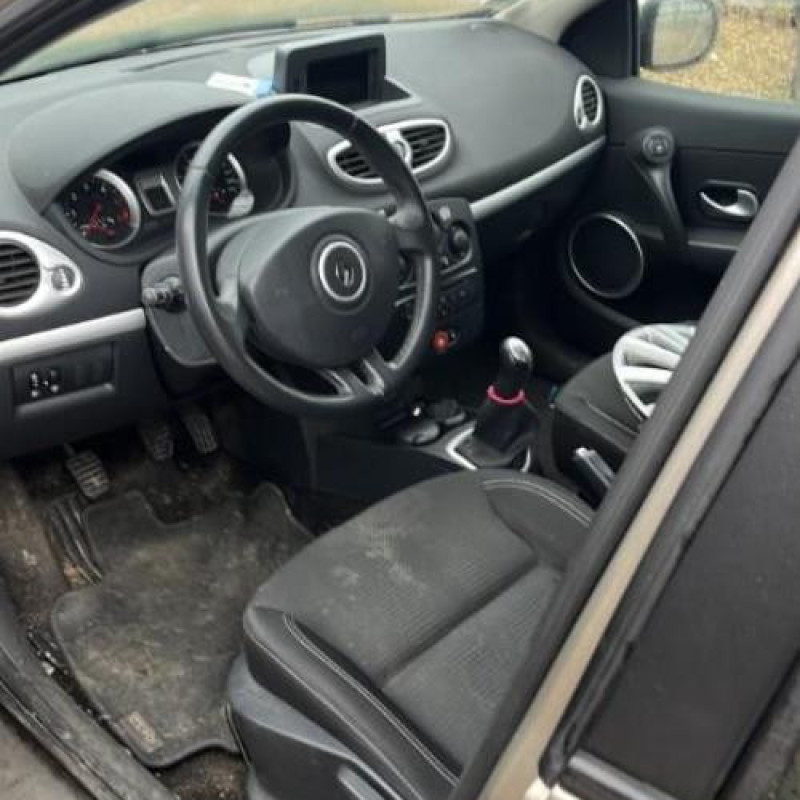 Calculateur RENAULT CLIO 3 Photo n°9