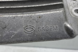 Calculateur moteur RENAULT MEGANE 2