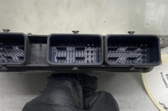 Calculateur moteur RENAULT MEGANE 2