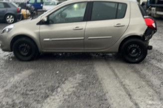 Calculateur moteur RENAULT CLIO 3
