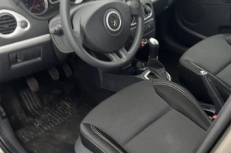 Calculateur moteur RENAULT CLIO 3