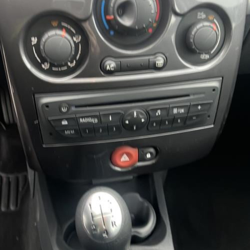Calculateur RENAULT CLIO 3 Photo n°13