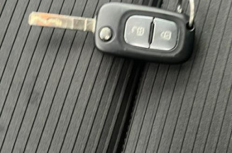Calculateur moteur RENAULT CLIO 3