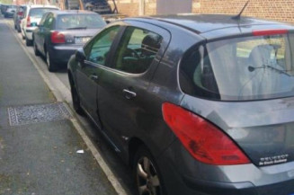 Calculateur moteur PEUGEOT 308 1