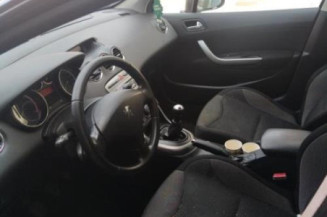 Calculateur moteur PEUGEOT 308 1