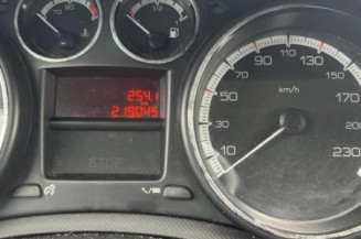 Calculateur moteur PEUGEOT 308 1