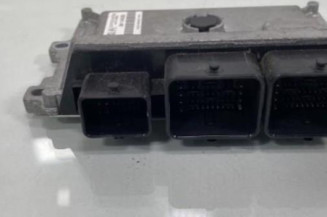 Calculateur moteur PEUGEOT 208 1