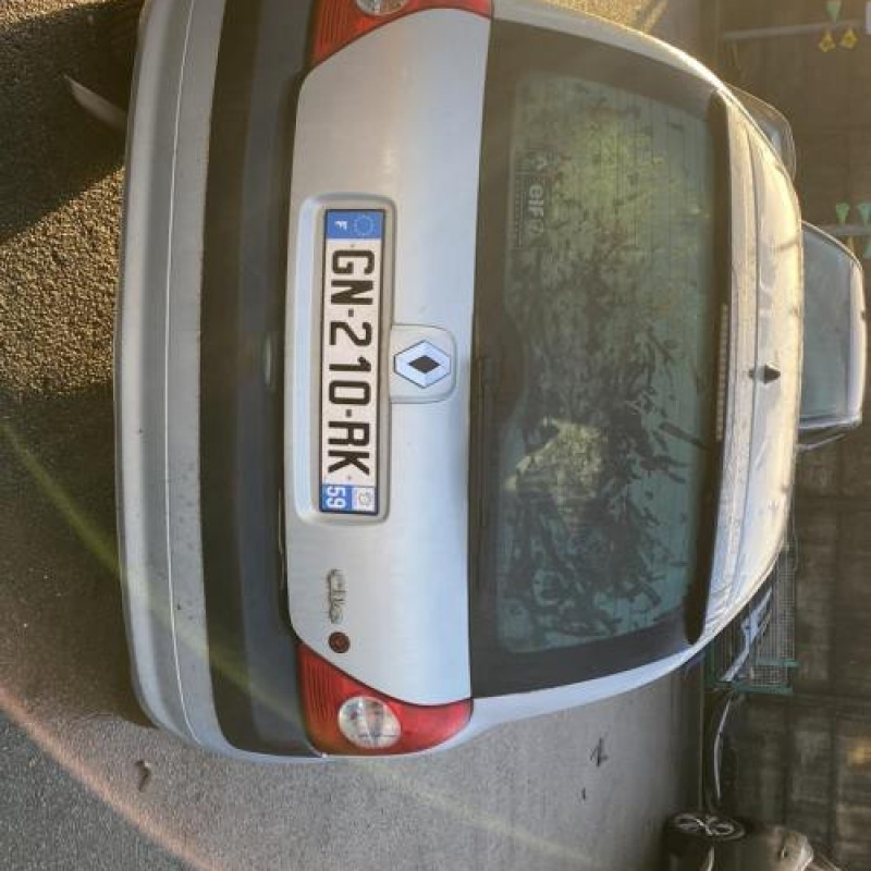 Calculateur RENAULT CLIO 2 Photo n°11