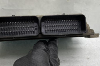 Calculateur moteur RENAULT CLIO 2