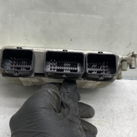 Calculateur moteur PEUGEOT 307