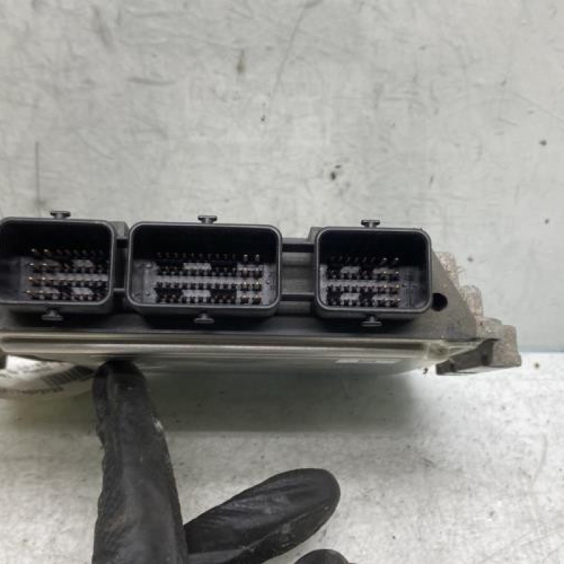 Calculateur PEUGEOT 308 1 SW Photo n°3
