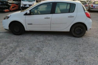 Calculateur moteur RENAULT CLIO 3