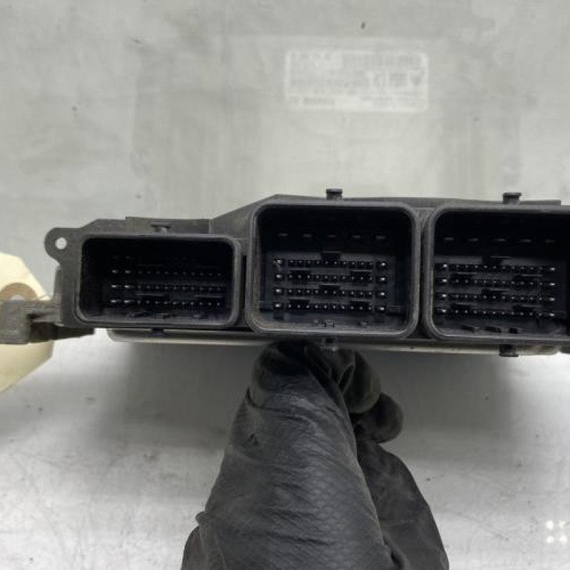 Calculateur PEUGEOT 308 2 SW Photo n°3