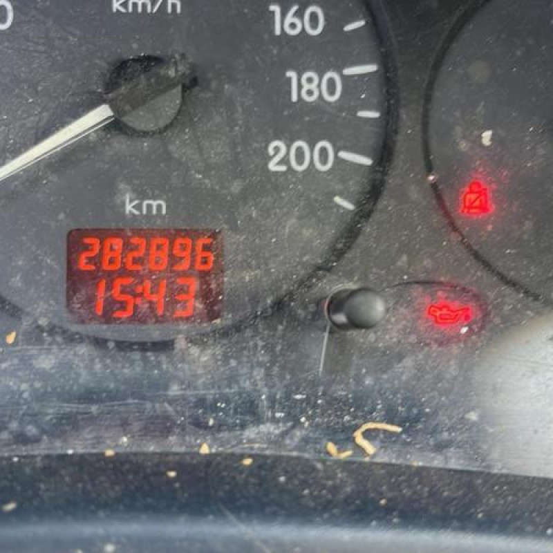 Calculateur RENAULT CLIO 2 Photo n°9