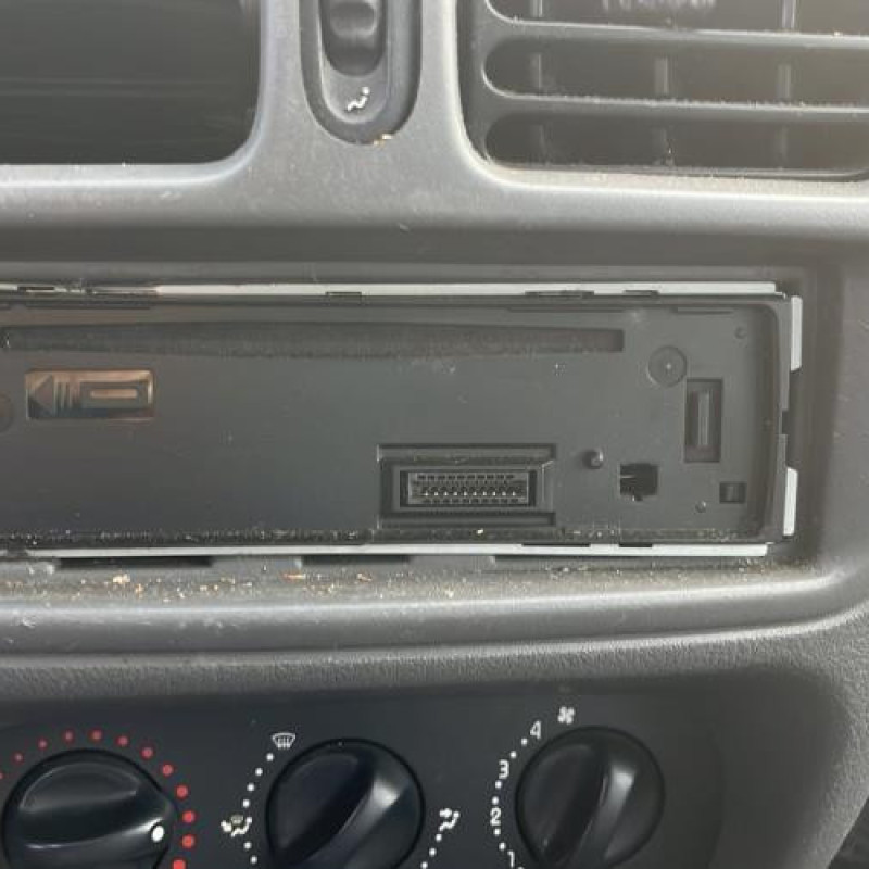 Calculateur RENAULT CLIO 2 Photo n°10