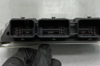 Calculateur moteur PEUGEOT 307