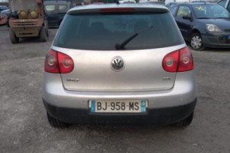 Calculateur moteur VOLKSWAGEN GOLF 5