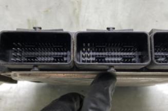 Calculateur moteur RENAULT CLIO 4