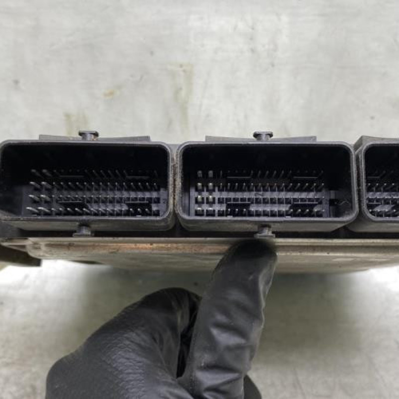 Calculateur RENAULT CLIO 4 Photo n°3