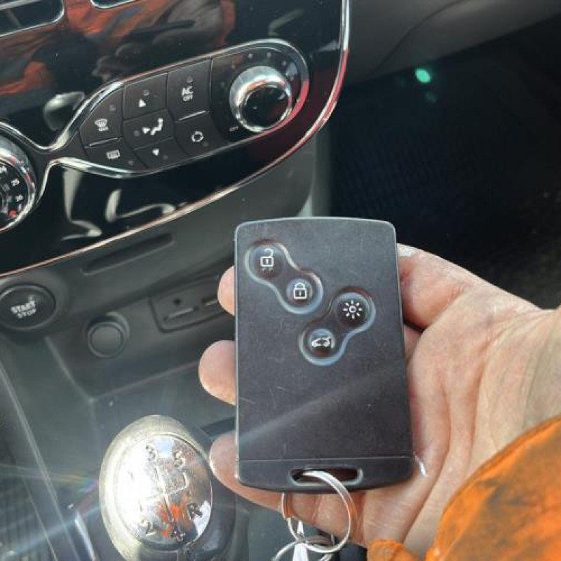 Calculateur RENAULT CLIO 4 Photo n°15