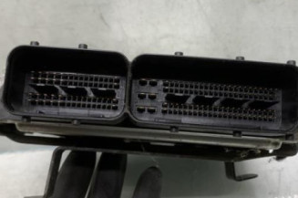 Calculateur moteur VOLKSWAGEN GOLF 5