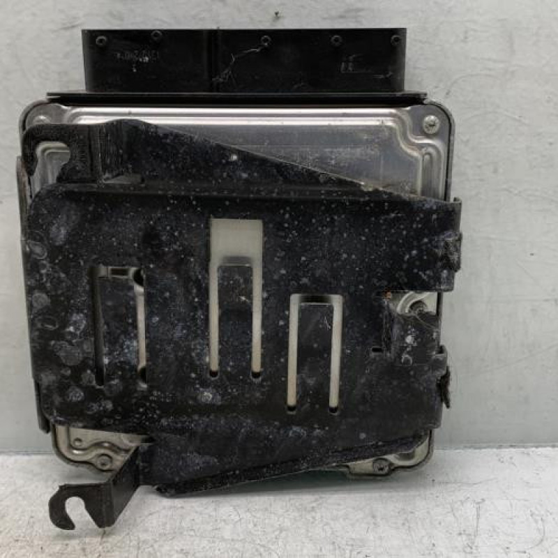 Calculateur VOLKSWAGEN GOLF 5 Photo n°4