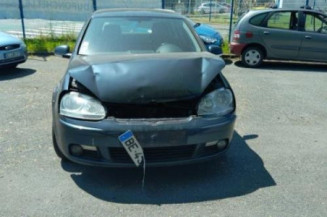 Calculateur moteur VOLKSWAGEN GOLF 5