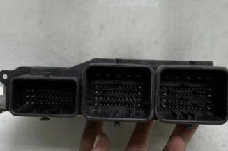 Calculateur moteur PEUGEOT 208 1