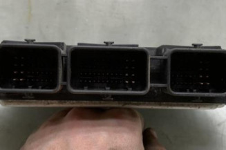 Calculateur moteur RENAULT TRAFIC 2