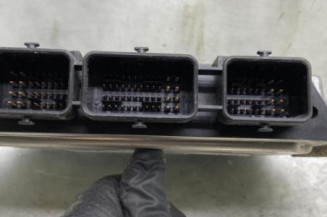 Calculateur moteur RENAULT ESPACE 4