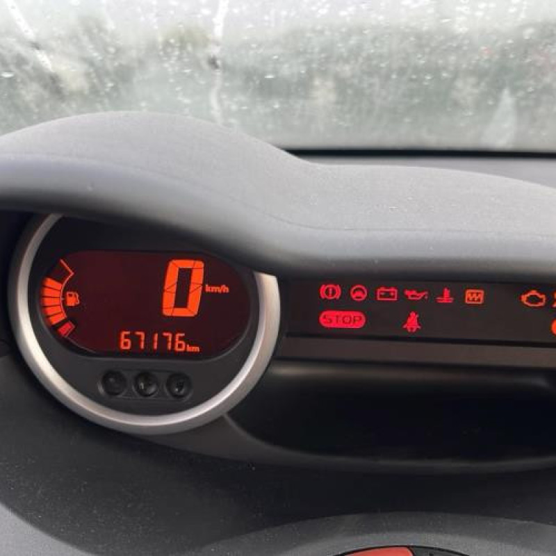 Calculateur moteur RENAULT TWINGO 2 Photo n°5