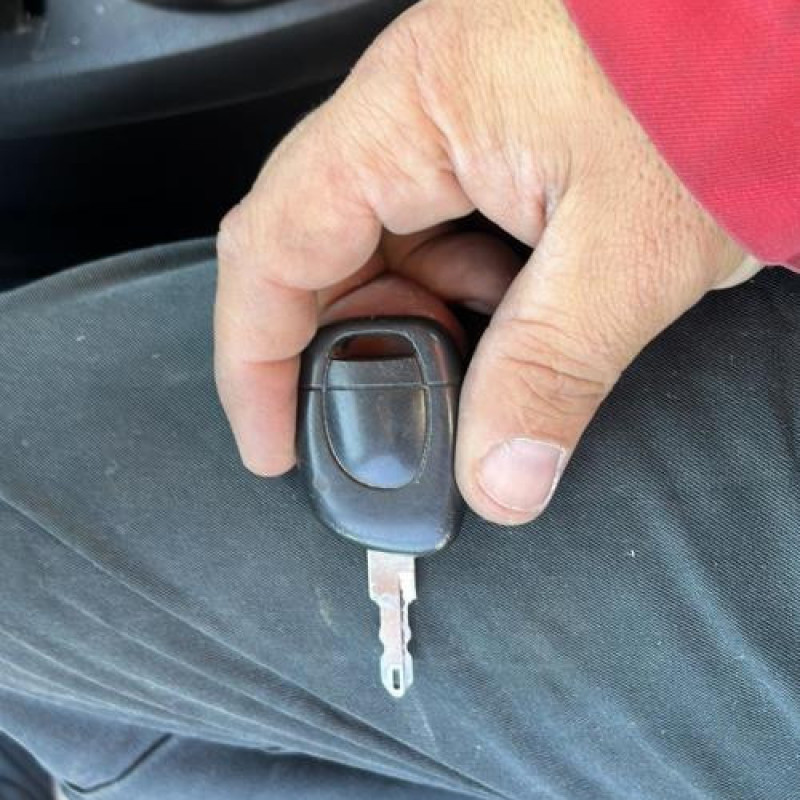 Calculateur RENAULT CLIO 2 CAMPUS Photo n°15