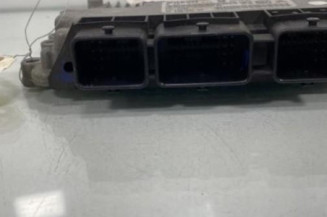 Calculateur moteur PEUGEOT 308 1