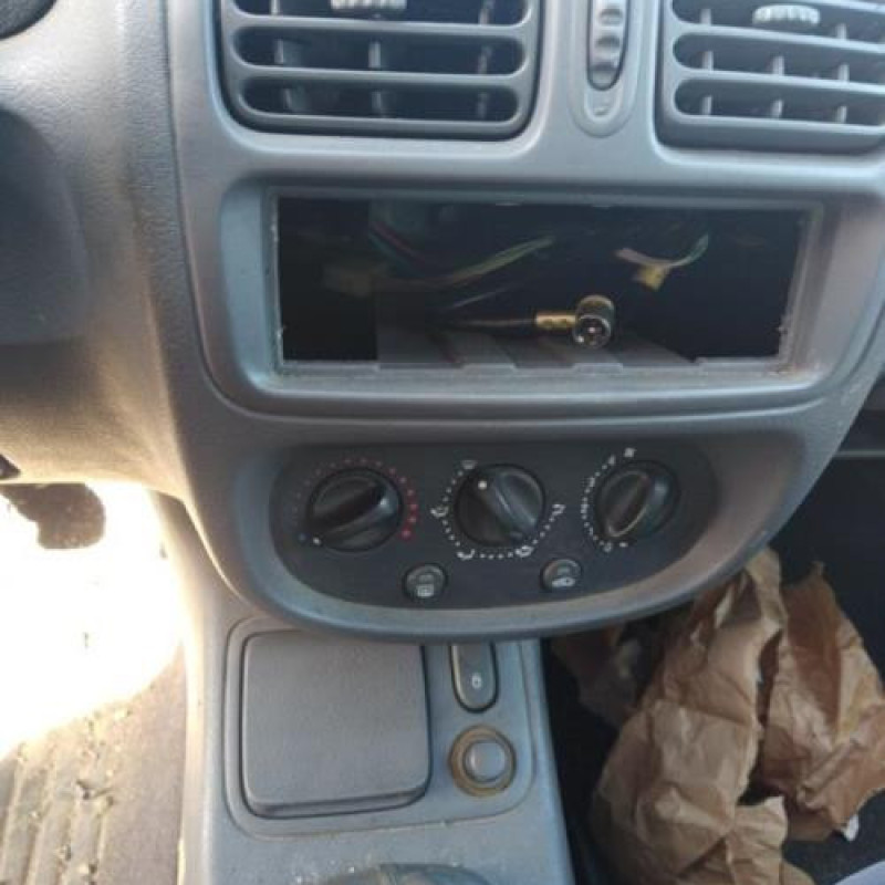 Calculateur RENAULT CLIO 2 Photo n°11