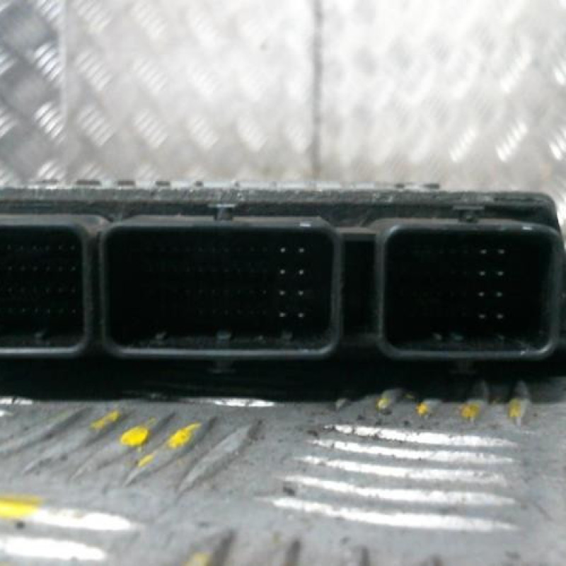Calculateur moteur RENAULT MEGANE 2 Photo n°2