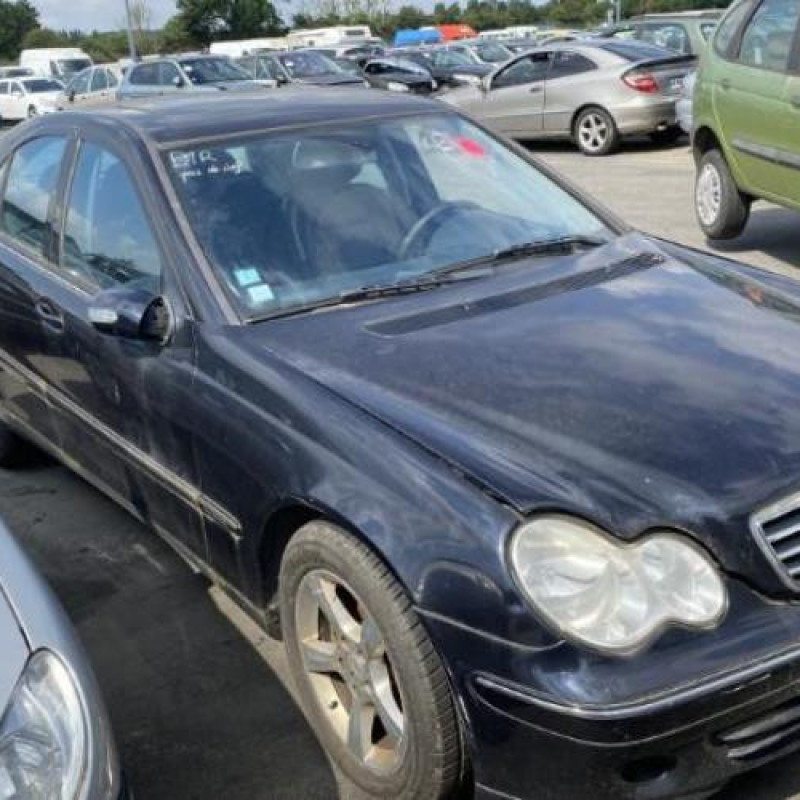 Aile avant droit MERCEDES CLASSE C 203 Photo n°6