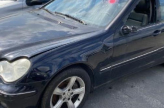 Aile avant droit MERCEDES CLASSE C 203