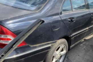 Aile avant droit MERCEDES CLASSE C 203