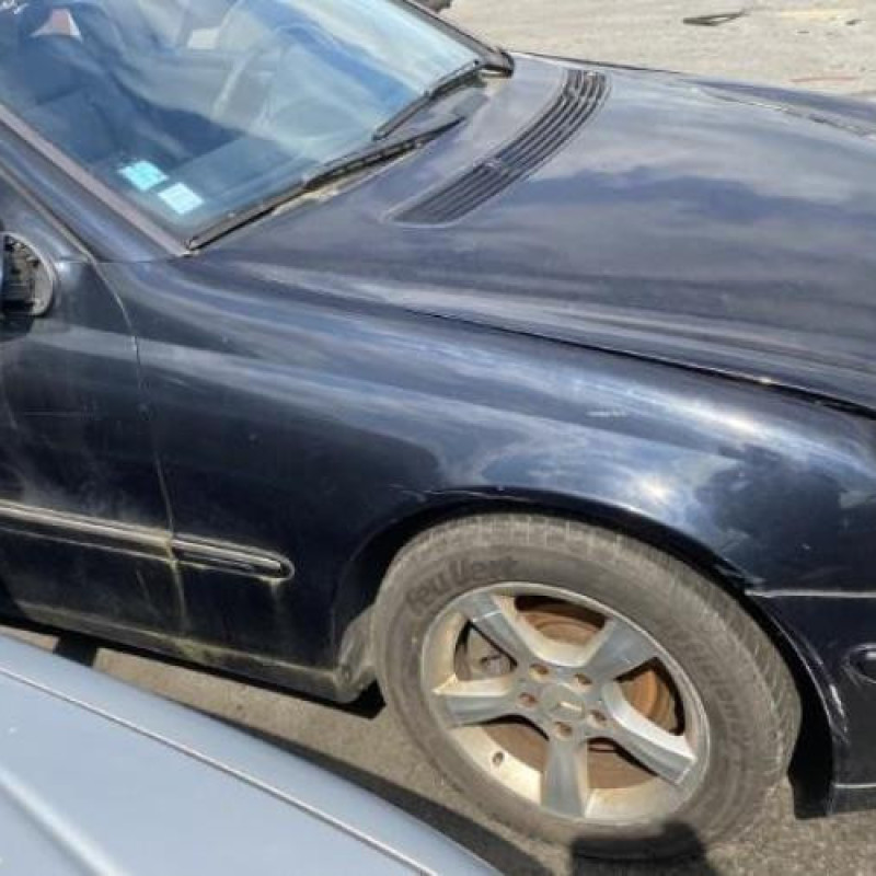 Aile avant droit MERCEDES CLASSE C 203 Photo n°14