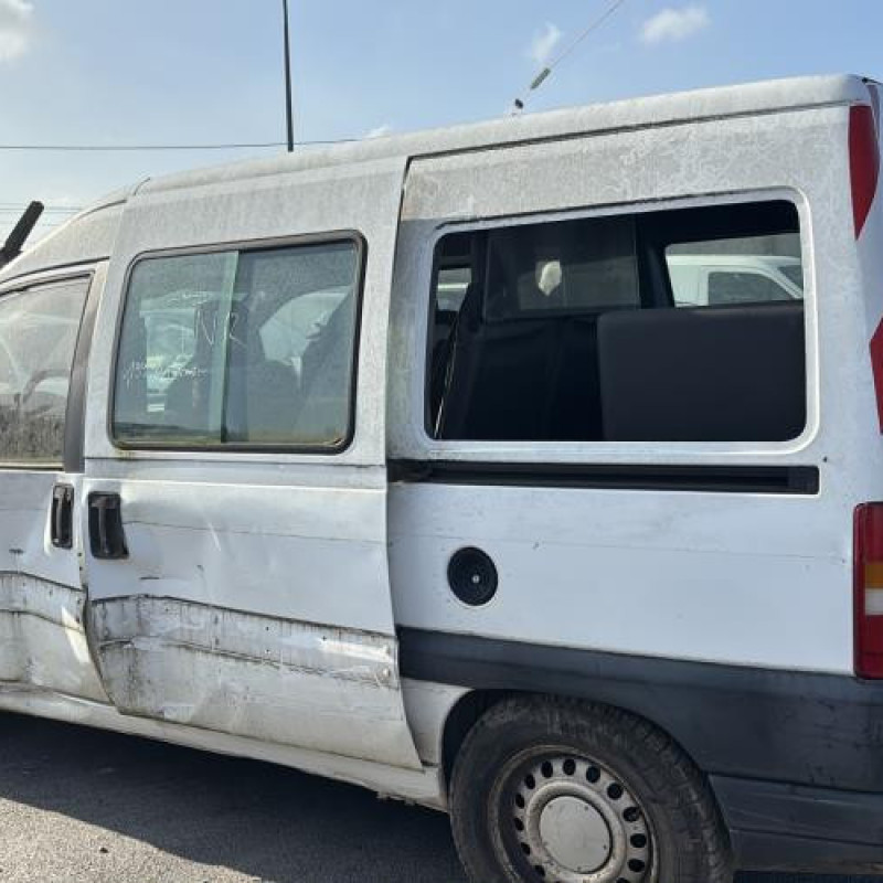Aile avant droit CITROEN JUMPY 1 Photo n°10