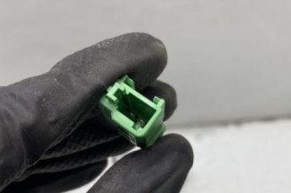 Attache ceinture avant gauche SKODA FABIA 2