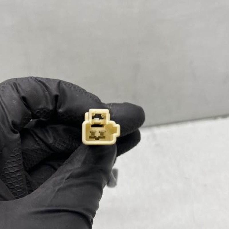 Attache ceinture avant gauche SUZUKI SWIFT 3 Photo n°4