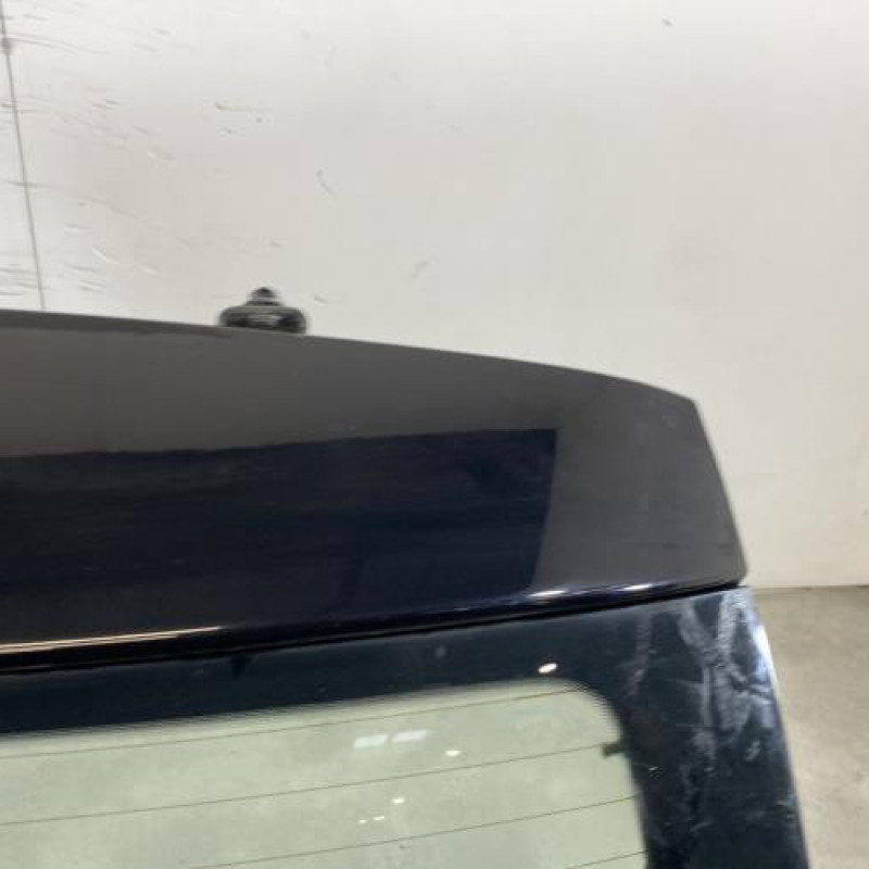 Malle/Hayon arriere VOLKSWAGEN UP Photo n°3